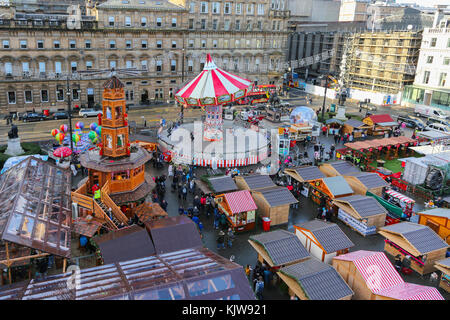 Glasgow, UK. 26 Nov, 2017. Als Teil des "Glasgow liebt feiern Weihnachten', George Square im Zentrum der Stadt in einen riesigen Jahrmarkt und internationale Food Festival gedreht wurde. Credit: Findlay/Alamy leben Nachrichten Stockfoto