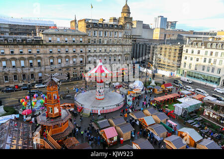 Glasgow, UK. 26 Nov, 2017. Als Teil des "Glasgow liebt feiern Weihnachten', George Square im Zentrum der Stadt in einen riesigen Jahrmarkt und internationale Food Festival gedreht wurde. Credit: Findlay/Alamy leben Nachrichten Stockfoto