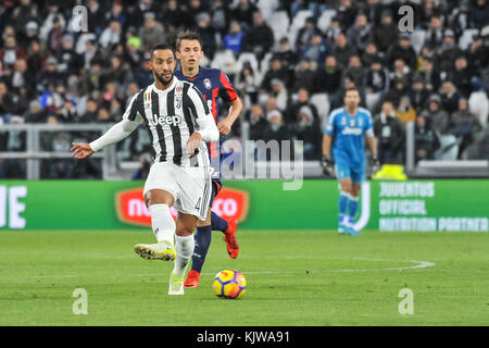 Turin, Italien. 26 Nov, 2017. Mehdi benatia (Juventus FC) während der Serie ein Fußballspiel zwischen Juventus Turin und dem FC Crotone bei Allianz Stadion am 26. November 2017 in Turin, Italien. Credit: Fabio Udine/alamy leben Nachrichten Stockfoto