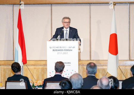 Tokio, Japan. November 2017. Herr Pierre Gramegna, Finanzminister des Großherzogtums Luxemburg, spricht während eines Luxemburg-Japan-Wirtschaftsforums am 27. November 2017 in Tokio. Seine Königliche Hoheit, Großherzog Henri von Luxemburg, nahm an der Geschäftsveranstaltung Teil, als Teil seines Besuchs in Japan, um die Beziehungen zwischen Luxemburg und Japan zu fördern. Quelle: Rodrigo Reyes Marin/AFLO/Alamy Live News Stockfoto