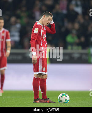 Mönchengladbach, Deutschland. November 2017. James RODRIGUEZ (M) enttäuscht, Fussball 1. Bundesliga, 13. Spieltag, Borussia Monchengladbach (MG) - FC Bayern München (M), am 25.11.2017 in Borussia Monchengladbach/Deutschland. |Nutzung weltweit Guthaben: dpa/Alamy Live News Stockfoto