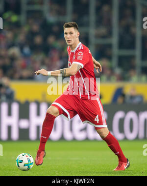 Mönchengladbach, Deutschland. November 2017. Niklas SUELE (Sule, M) Aktion, Fussball 1. Bundesliga, 13. Spieltag, Borussia Mönchengladbach (MG) - FC Bayern München (M) 2:1, am 25.11.2017 in Borussia Mönchengladbach/Deutschland. |Nutzung weltweit Guthaben: dpa/Alamy Live News Stockfoto