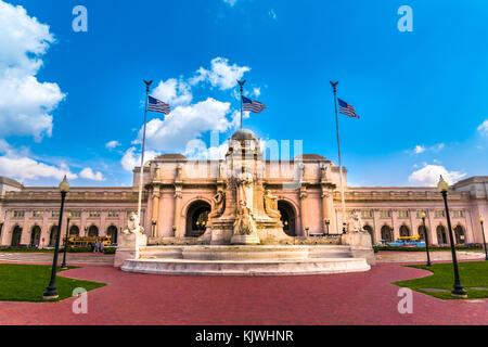 Washington DC - Juni 6, 2017: Union Station am Columbus Circle mit Christopher Columbus Memorial Fountain in Washington, D.C. Stockfoto