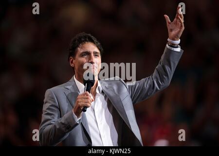 Der kanadische Premierminister Justin Trudeau spricht während der Eröffnungszeremonie der Invictus Games im Air Canada Centre am 23. September 2017 in Toronto, Kanada. Die Invictus Games sind eine internationale Paralympische Veranstaltung für verletzte oder kranke Militärs und Veteranen. (Foto von EJ Hersom über Planetpix) Stockfoto