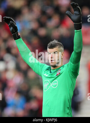 Southampton Torwart Fraser Forster während der Premier League Spiel in St Mary's, Southampton. PRESS ASSOCIATION Foto. Bild Datum: Sonntag, 26. November 2017 Stockfoto