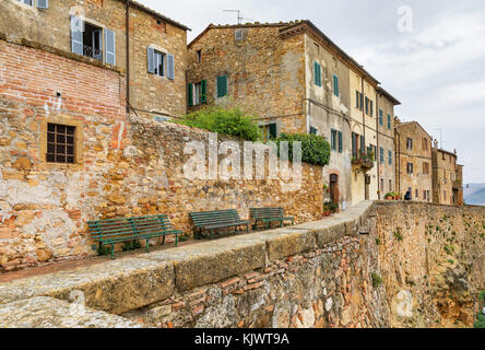 Blick auf die Stadtmauern von Pienza, einer schönen Stadt im Val d'Orcia Region, Provinz siena. Italien Stockfoto