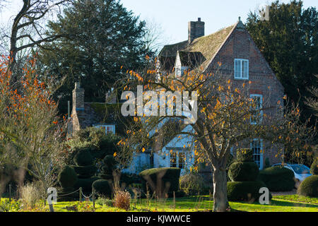 England, Cambridgeshire, Hemingford Grey Manor & Gärten, Großbritanniens älteste kontinuierlich bewohnte Haus, dating von 1130 s Stockfoto