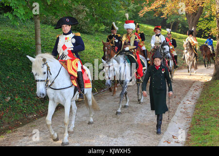 Der französische Kaiser Napoleon Bonaparte (1769-1821) und seine militärische Personal zu Pferd während des 3 Imperial Jubiläum in Rueil-Malmaison, Frankreich Stockfoto