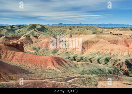 Landschaft von Hügeln und Felsen im charyn Canyon in kazakhsthan Stockfoto