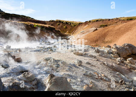 Reisen nach Island - Schlammtöpfe in geothermischen krysuvik Bereich auf der südlichen Halbinsel (reykjanesskagi, Halbinsel Reykjanes) im September Stockfoto