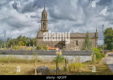 Igrexa de san Mamede da portela in Barro, einem kleinen Dorf auf dem Camino de Santiago Trail in der Nähe von Pontevedra, Galicien, Spanien Stockfoto