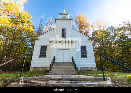 Klein, Land, Kirche in ländlichen North Carolina im Herbst. Stockfoto