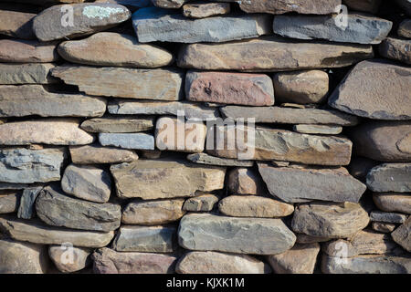 Texturen in einem Alter, alte Rock Wall auf einem Bauernhof in der tankwa Karoo Südafrika Stockfoto