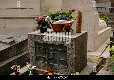 Grab des legendären Jim Morrison - die Türen Sänger und Dichter in Friedhof Père Lachaise in Paris beigesetzt Stockfoto