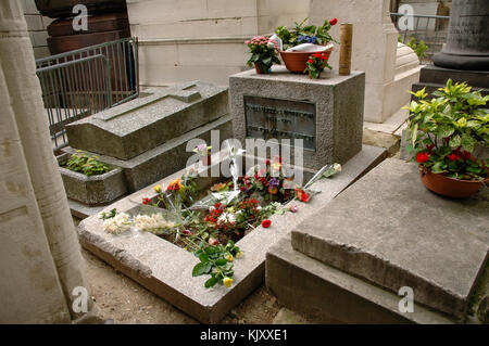Grab des legendären Jim Morrison - die Türen Sänger und Dichter in Friedhof Père Lachaise in Paris beigesetzt Stockfoto
