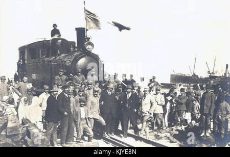 Die erste Lokomotive kam in den Hafen von Tripoli Stockfoto