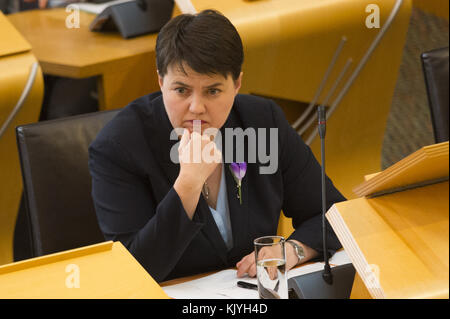 Politiker nehmen an den Fragen des schottischen Ersten Ministers in Holyrood in Edinburgh Teil. Mit: Ruth Davidson Wo: Edinburgh, Großbritannien Wann: 26 Okt 2017 Credit: Euan Cherry/WENN.com Stockfoto