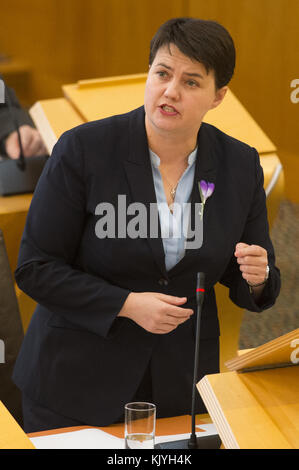 Politiker nehmen an den Fragen des schottischen Ersten Ministers in Holyrood in Edinburgh Teil. Mit: Ruth Davidson Wo: Edinburgh, Großbritannien Wann: 26 Okt 2017 Credit: Euan Cherry/WENN.com Stockfoto