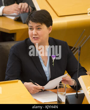 Politiker nehmen an den Fragen des schottischen Ersten Ministers in Holyrood in Edinburgh Teil. Mit: Ruth Davidson Wo: Edinburgh, Großbritannien Wann: 26 Okt 2017 Credit: Euan Cherry/WENN.com Stockfoto