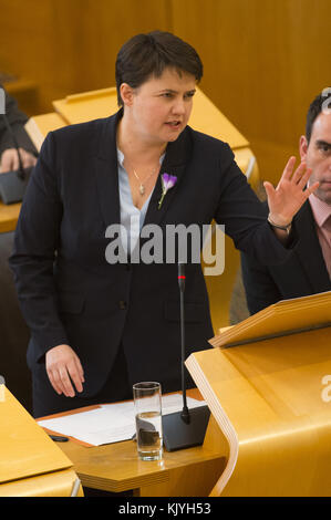 Politiker nehmen an den Fragen des schottischen Ersten Ministers in Holyrood in Edinburgh Teil. Mit: Ruth Davidson Wo: Edinburgh, Großbritannien Wann: 26 Okt 2017 Credit: Euan Cherry/WENN.com Stockfoto