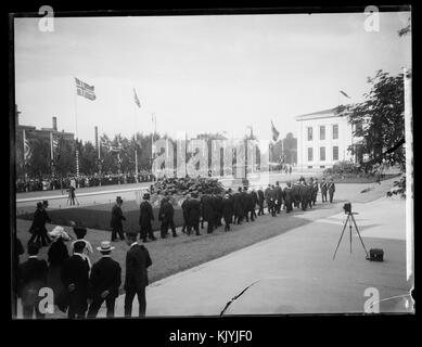 Universitetsplassen ved Karl Johans gate Keine nb DigiFoto-Maker 20140826 00036 NB NS 000166 D Stockfoto