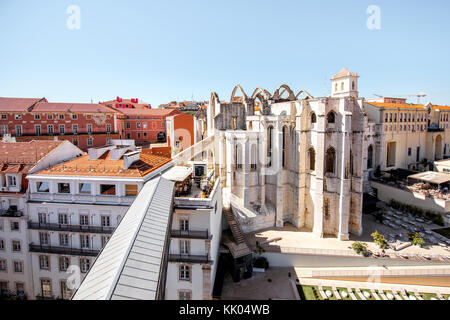 Blick auf das Kloster Unserer Lieben Frau vom Berg Karmel in Lissabon, Portugal Stockfoto