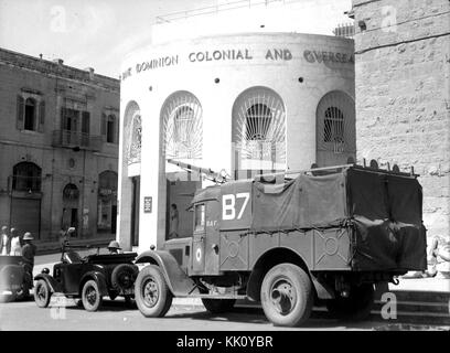 Palästina Unruhen 1936. Freitag, Militär, der Barclays Bank unter Eskorte montierte Maschinengewehr. matpc. 18204 Stockfoto