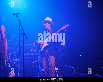 LONDON, UK - 12. JUNI 2015: Die legendäre deutsche Krautrock-Band Amon Duul II im Konzert Stockfoto