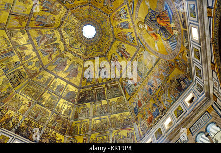Bunte Deckengemälde in der Taufkapelle, Florenz, Italien Stockfoto