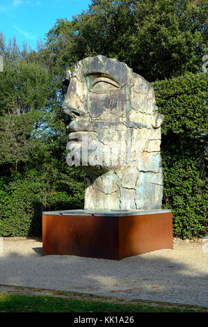 Große Bronze Statue Büste in die Boboli Gärten, Florenz, Italien Stockfoto