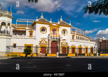 Stierkampfarena (Plaza de Toros de la Real Maestranza de Caballería de Sevilla), 1749, Sevilla, Andalusien, Spanien Stockfoto