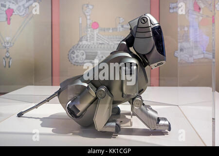 Aibo ERS-110, Elektronische pet Hergestellt von Sony simuliert Hund Verhalten Stockfoto