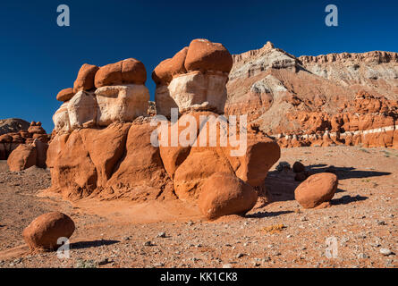 Sandstein-Goblins und Hoodoos am kleinen Ägypten geologischen Standort Bicentennial Autobahn Gebiet südlich Hanksville, Utah, USA Stockfoto