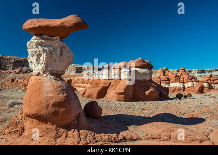 Sandstein-Goblins und Hoodoos am kleinen Ägypten geologischen Standort Bicentennial Autobahn Gebiet südlich Hanksville, Utah, USA Stockfoto