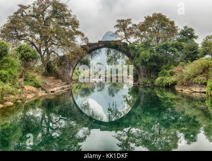Fuli Brücke auf dem Yulong River Yangshuo China Stockfoto