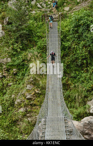 Hängebrücke auf den manaslu Circuit trek, Nepal Stockfoto