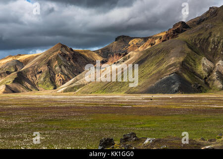 Landmannalaugar ist ein Ort im Fjallabak Nature Reserve im Hochland von Island. Es liegt am Rande der laugahraun Lavafeld, die ich gebildet wurde. Stockfoto