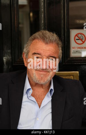 TERRY VENABLES FOOTBALL MANAGER ENGLAND TRAINER IN BELGRAVIA, LONDON, GROSSBRITANNIEN. JUNI 2012. Russell Moore Portfolioseite . Stockfoto