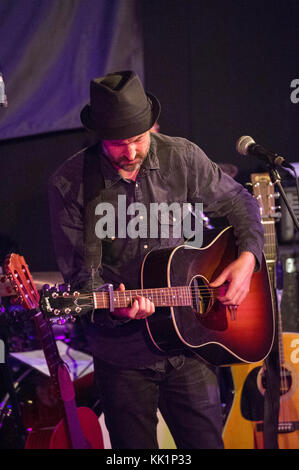 Jon Allen, Singer Songwriter, auch bei der Bedford Arms mit einer kompletten Band im November 2017 Stockfoto