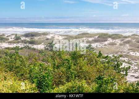 Dünen im East Hampton mit Atlantik im Hintergrund, East Hampton, New York Stockfoto