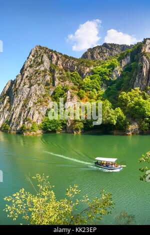 Drehzahl Motor Boot auf dem See, Matka Canyon, Mazedonien Stockfoto