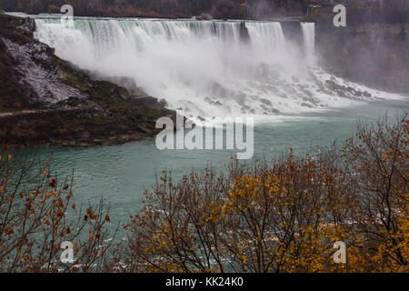 Niagara Wasserfall im Herbst Saison Stockfoto