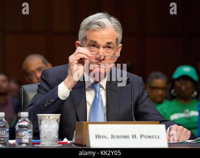 Jerome H. Powell gibt vor dem United States Senate Committee on Banking, Housing und Urban Affairs am Dienstag, den 28. November 2017, seine Nominierung als Vorsitzender des Gouverneursrates des Federal Reserve System auf dem Kapitol Hill in Washington, DC bekannt. Kredit: Ron Sachs/CNP /MediaPunch Stockfoto