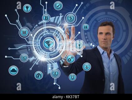 Digital composite der Geschäftsmann berühren verschiedene Business Icons und Schnittstelle Stockfoto