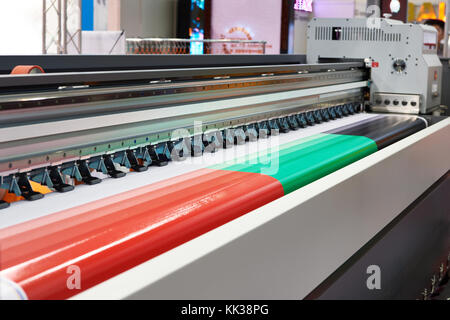 Big rolling uv-led-Plotter Stockfoto