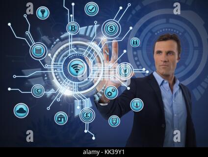 Digital composite der Geschäftsmann berühren verschiedene Business Icons und Schnittstelle Stockfoto