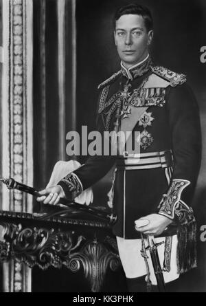 Dieses formale Porträt von König Georg VI. Von England, aufgenommen zwischen 1940 und 1946, fängt die würde und Autorität des Monarchen während einer turbulenten Periode in der britischen Geschichte, einschließlich des Zweiten Weltkriegs, ein Stockfoto