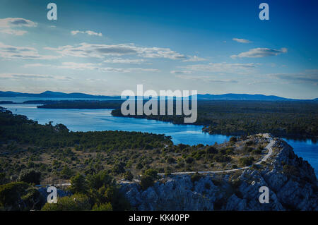 St. Antonius Freizeit weg, entlang der Steilküste, die Surround, Šibenik, Kroatien Stockfoto