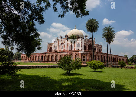 Das UNESCO-Weltkulturerbe Humayun's Grabmal wurde während der Mughal Zeiten im 16. Jahrhundert - NEW DELHI, Indien Stockfoto