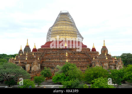 Dhammayazika Pagode unter Renovierung in Bagan, Myanmar Stockfoto